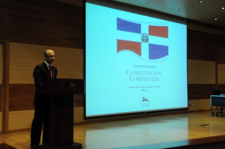 Flavio Darío Espinal comparte sus impresiones sobre el libro Constitución Comentada
