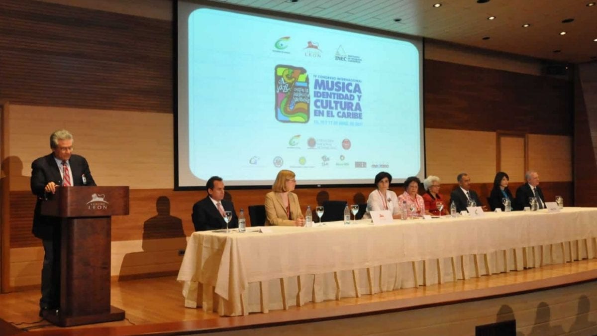 Consejo Estratégico, Centro León y FONPER firman convenio