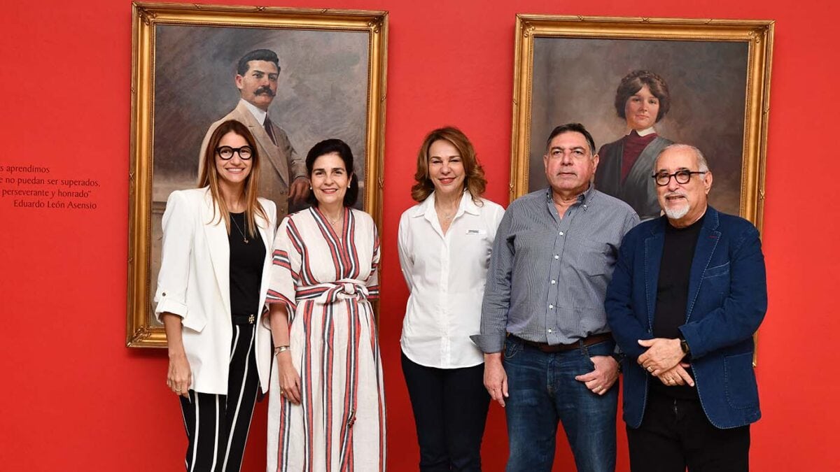Centro León recibe a ministra de Cultura