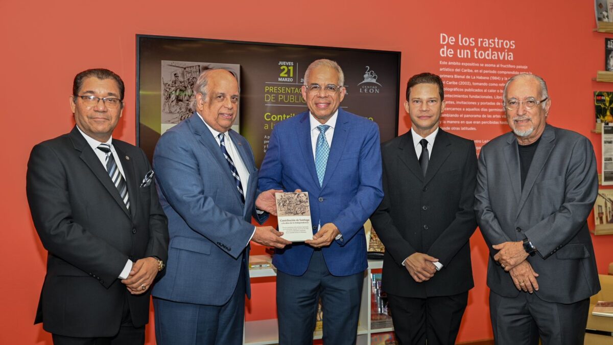 Libro Contribución de Santiago a la obra de la independencia ha sido presentado en el Centro León